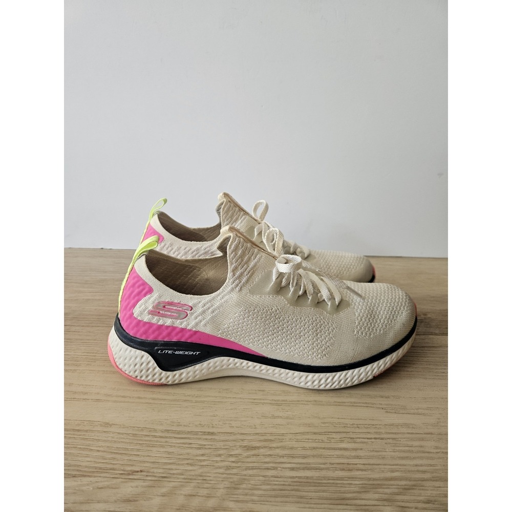 Skechers Solar Fuse Womens 8.5 Sneakers Knit Memory Foam Walking Shoes‎ White